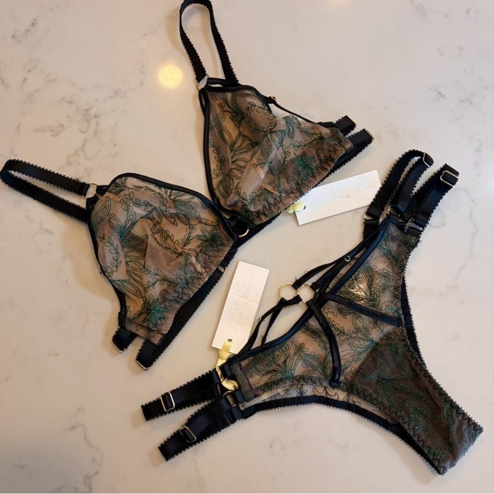 Edge o’ Beyond Fatima Bra & Brief Set